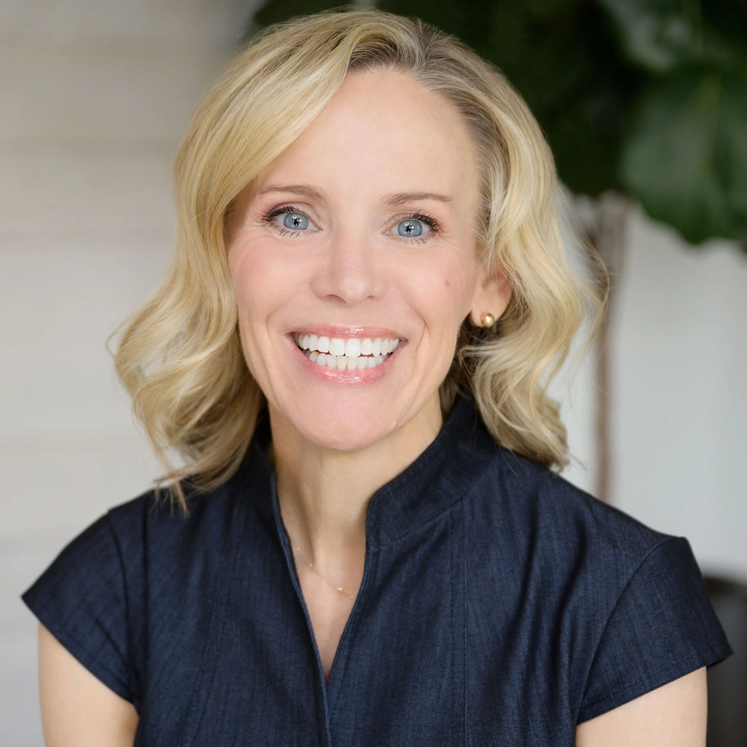 headshot of Kira Peters